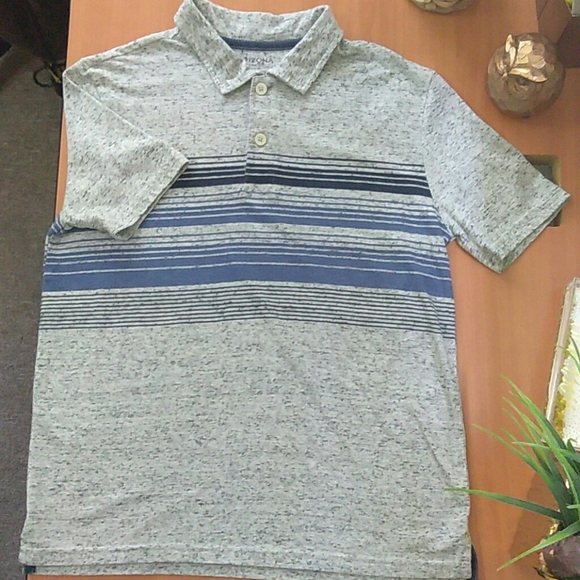 2 for 1 boys T-shirts great condition both size L - Picture 13 of 14